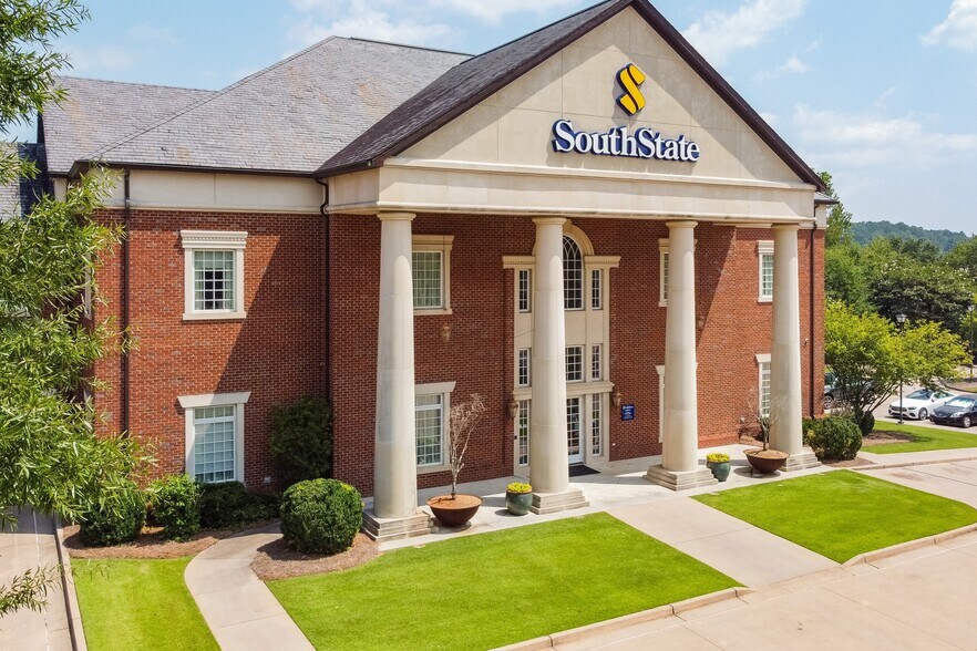 More Photos Of 820 Dixie St, Carrollton Bank For Lease