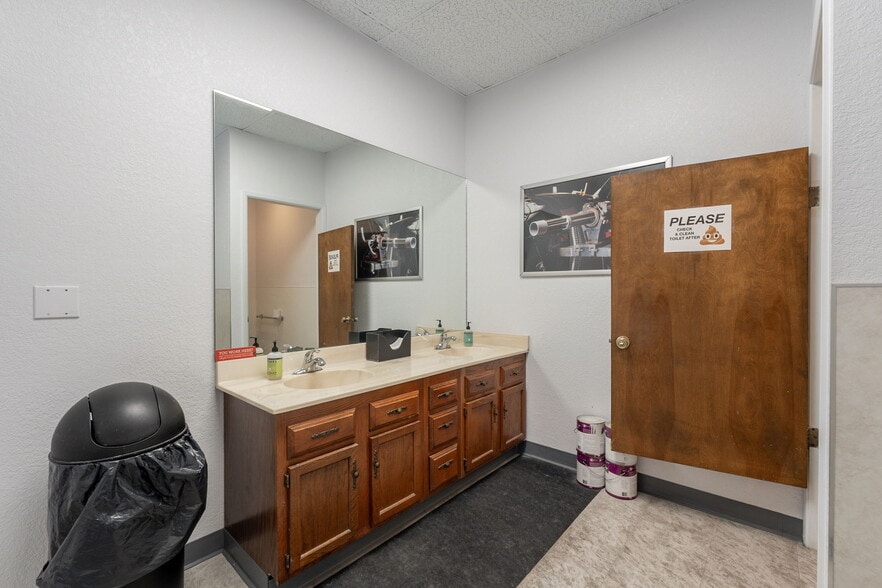 More Photos Of 1414 W 14th St, Tempe Warehouse For Sale