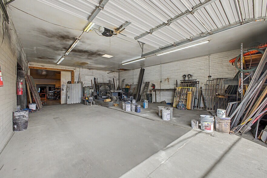 More Photos Of 6819 N 55th Dr, Glendale Warehouse For Lease
