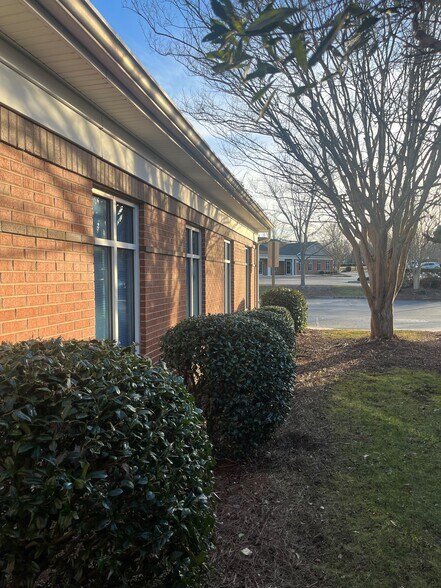 More Photos Of 8426 Medical Plaza Dr, Charlotte Office For Sale