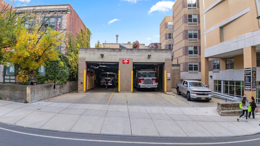 More Photos Of 309 College Ave, Ithaca Flex For Sale