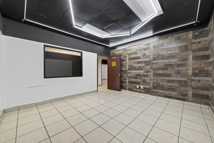 More Photos Of 11419 Hall Rd, Houston Freestanding For Sale