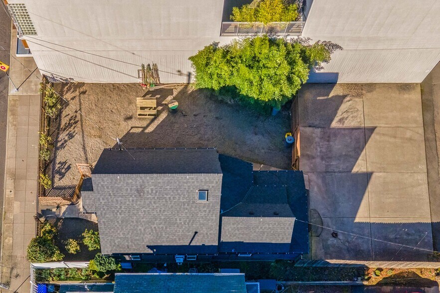 More Photos Of 4124 N Mississippi Ave, Portland Flex For Lease