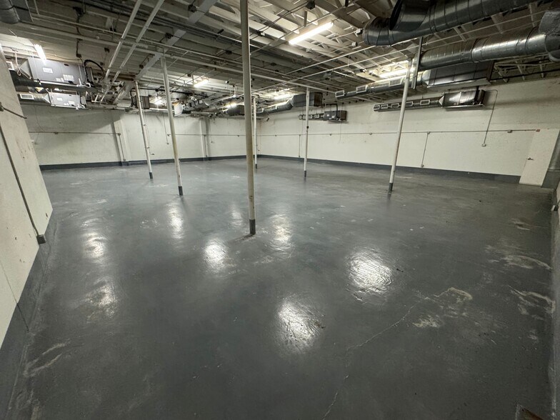 More Photos Of 3535 N Anza Rd, Palm Springs Warehouse For Lease