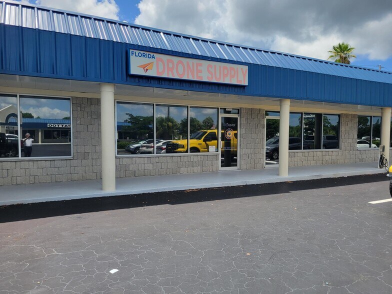 More Photos Of 16335 S. Tamiami Trail (US 41) Trl, Fort Myers Storefront Retail Office For Lease
