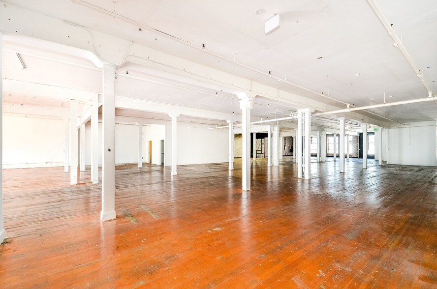 More Photos Of 937-939 S Maple Ave, Los Angeles Warehouse For Lease