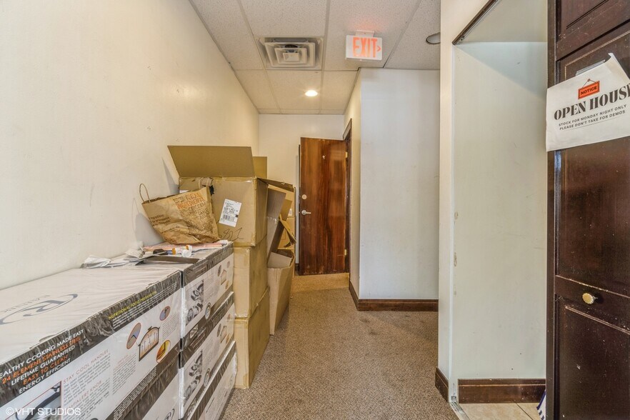 More Photos Of 3425 Dempster St, Skokie Office For Sale