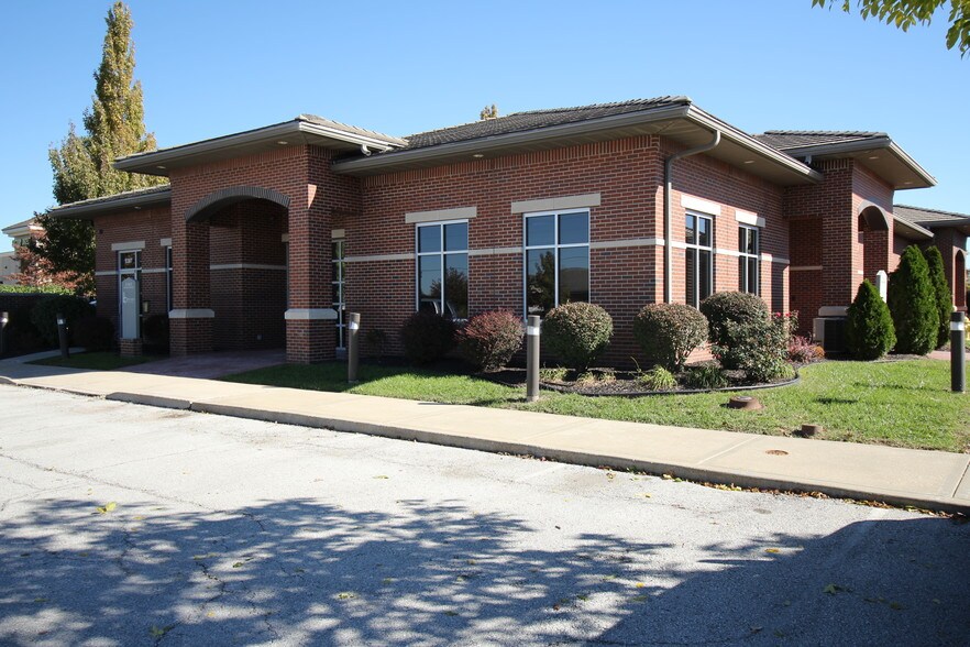 More Photos Of 3351-3383 NE Ralph Powell Rd, Lee's Summit Office For Lease