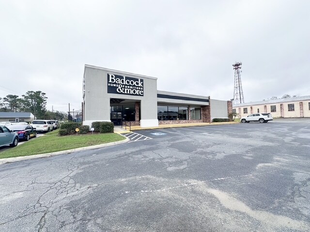 More Photos Of 307 E 1st St, Vidalia Freestanding For Sale