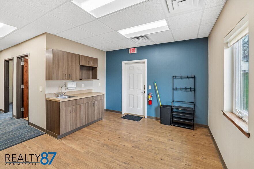 More Photos Of 131 Main St, Shellsburg Office For Sale