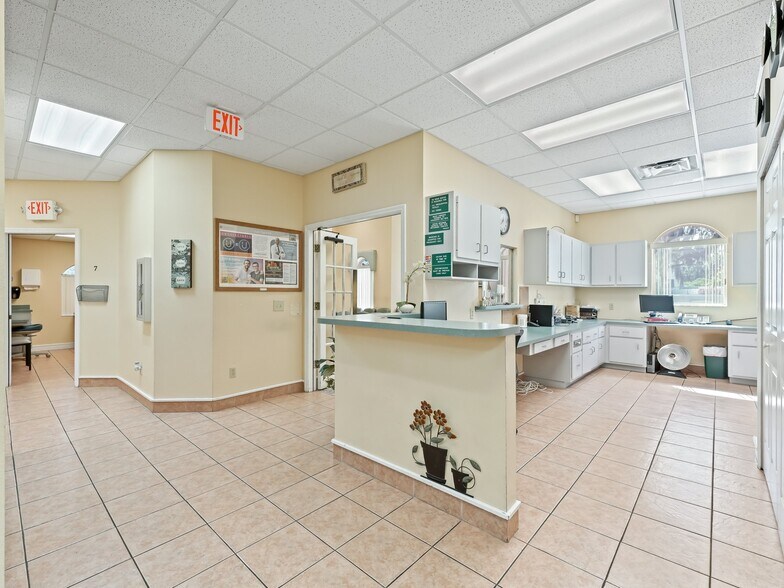 More Photos Of 1414 E Main St, Leesburg Medical For Sale