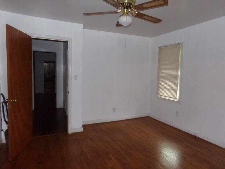 More Photos Of 2041 Austell Rd SE, Marietta Apartments For Sale