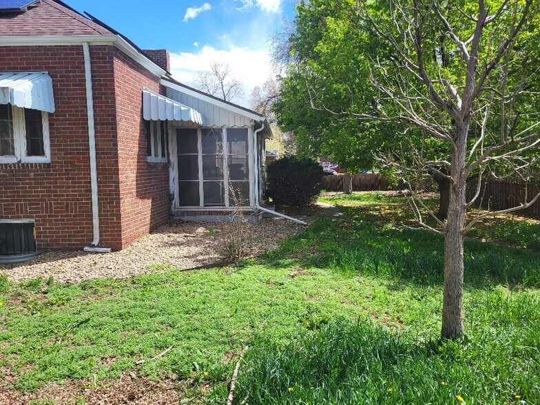 More Photos Of 980 Benton St, Lakewood Land For Sale