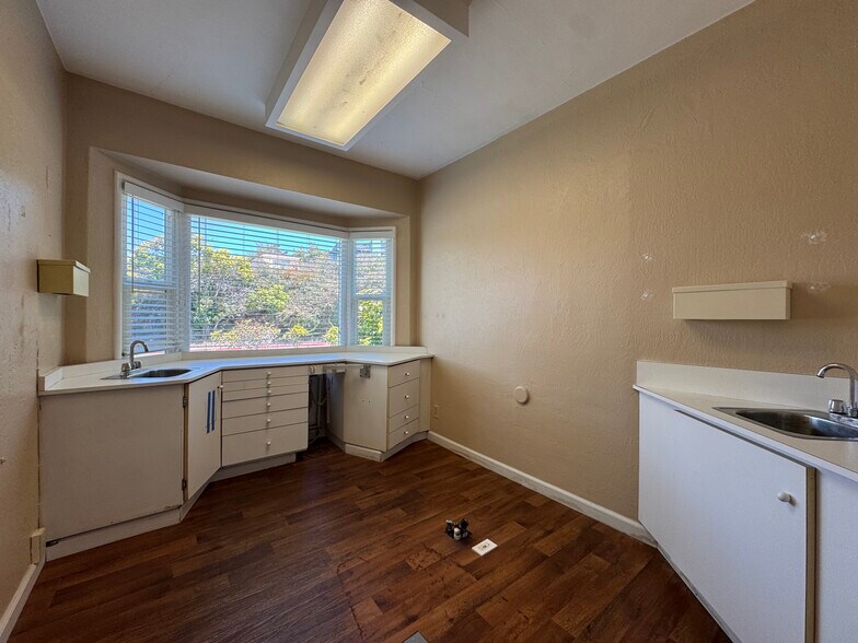 More Photos Of 917 The Alameda, Berkeley Medical For Sale
