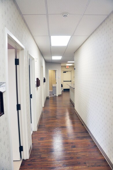 More Photos Of 109 Zeid Blvd, Henderson Medical For Lease