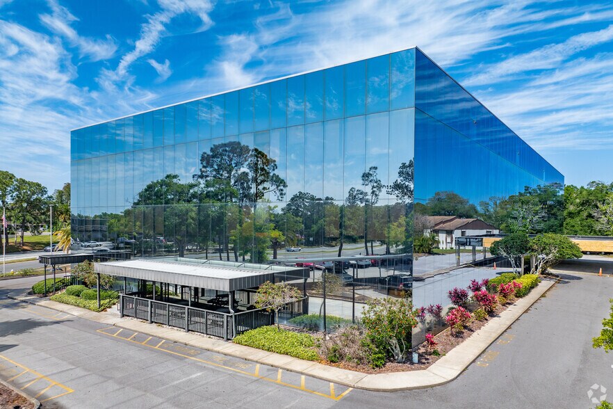 More Photos Of 34125 US Highway 19 N, Palm Harbor Office For Lease