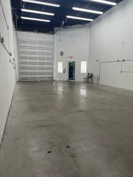 More Photos Of 6761 W Sunrise Blvd, Plantation Warehouse For Lease