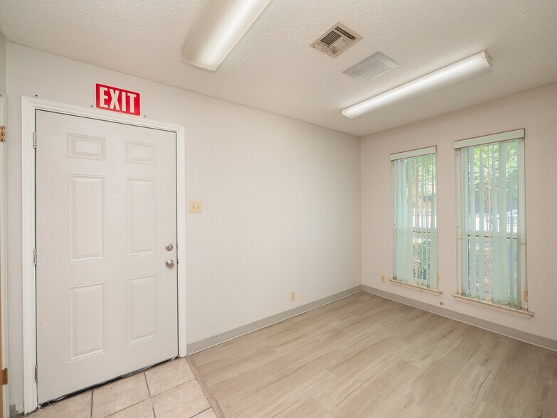 More Photos Of 4409 Menchaca Rd, Austin Medical For Sale