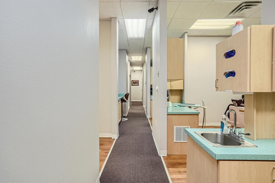 More Photos Of 8202 N Loop 1604 W, San Antonio General Retail For Sale