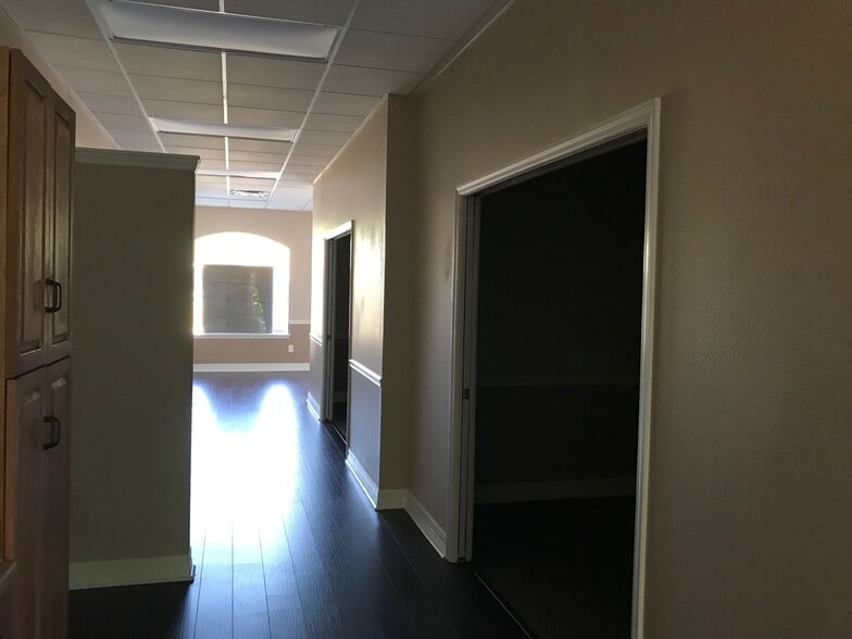 More Photos Of 122-144 N Old Dixie Hwy, Lady Lake Unknown For Lease
