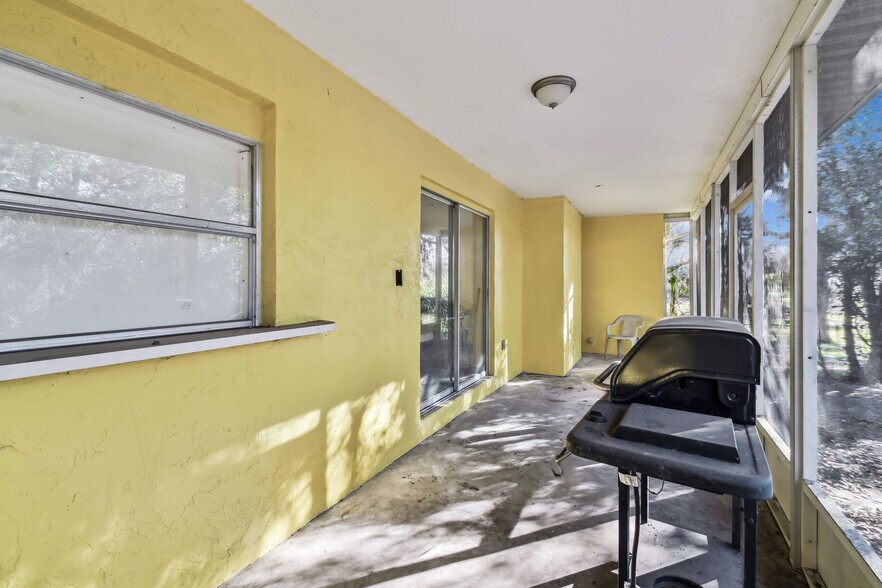 More Photos Of 10129 Little Rd, New Port Richey Medical For Sale