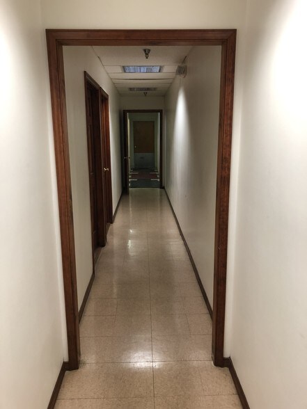 More Photos Of 100 Beecher Ave, Cheltenham Warehouse For Lease