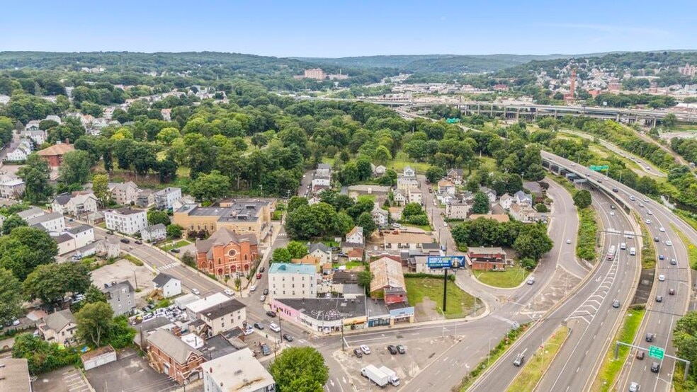 More Photos Of 868-872 Bank St, Waterbury Storefront Retail Residential For Sale