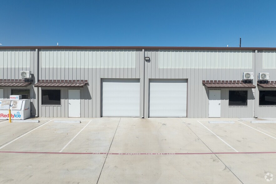More Photos Of 2910 N Mason Rd, Katy Warehouse For Sale