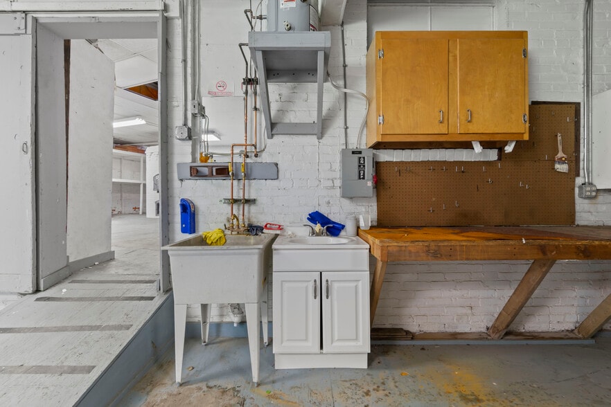 More Photos Of 101 Railroad Ave, Carnegie Warehouse For Sale