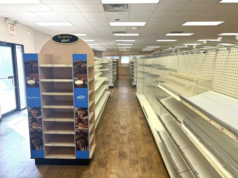 More Photos Of 601 Minnesota Ave, Walker General Retail For Lease