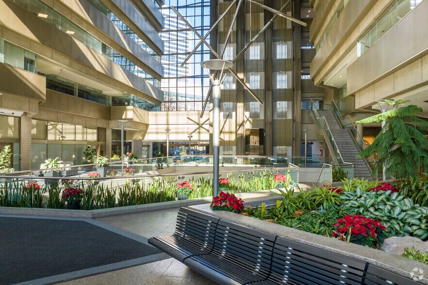 More Photos Of 483 Bay St, Toronto Office For Sale