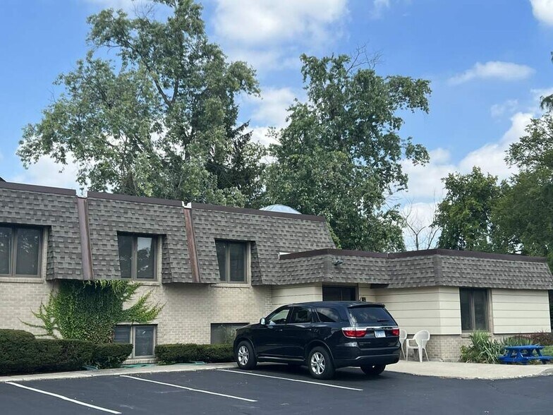 More Photos Of 240 N West Ave, Elmhurst Office For Sale