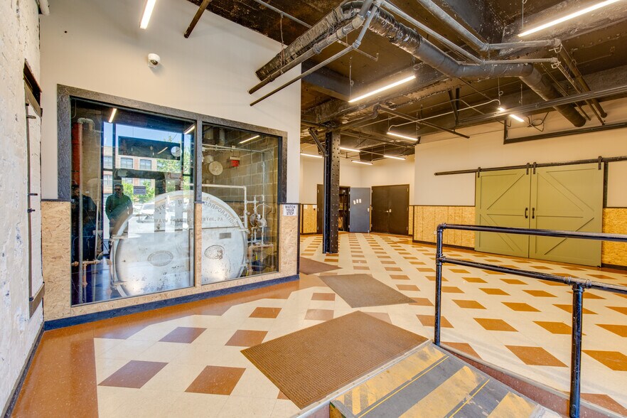 More Photos Of 1821 W Hubbard St, Chicago Loft Creative Space For Lease