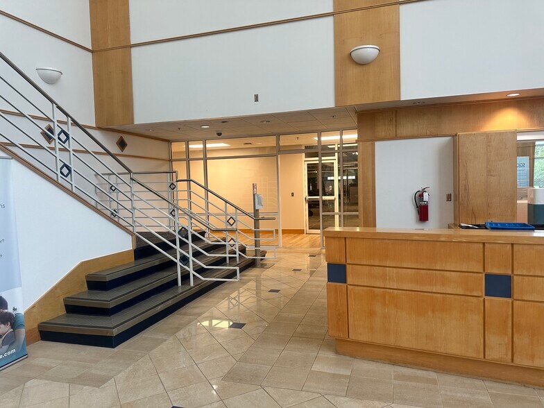 More Photos Of 6021 142nd Ave, Clearwater Office For Lease