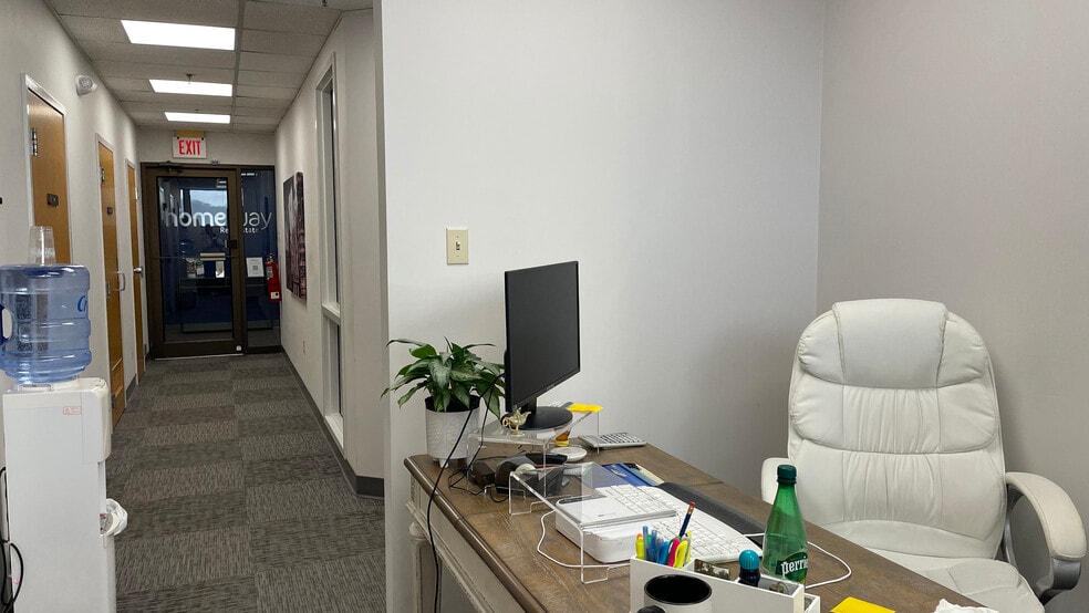 More Photos Of 446-450 Union Blvd, Allentown Medical For Lease