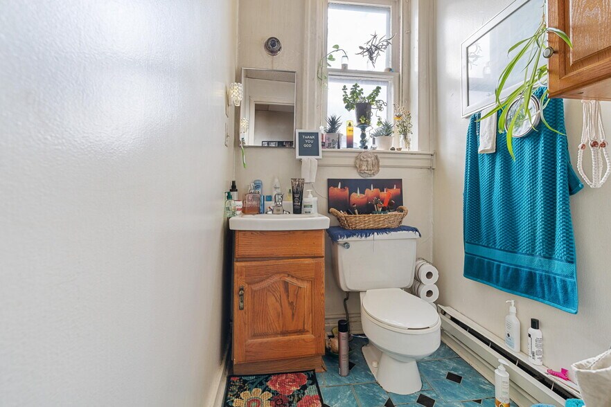 More Photos Of 962 W Hamilton St, Allentown Storefront Retail Residential For Lease