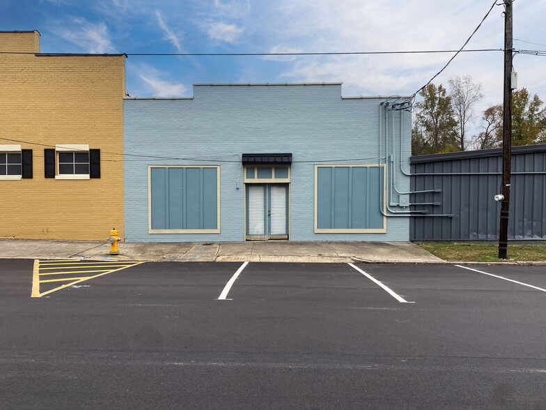 Primary Photo Of 121 W Vance St, Zebulon Office For Sale