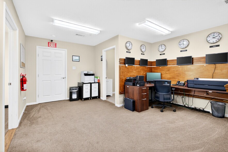 More Photos Of 8601 Fawn Trl, Conroe Warehouse For Lease