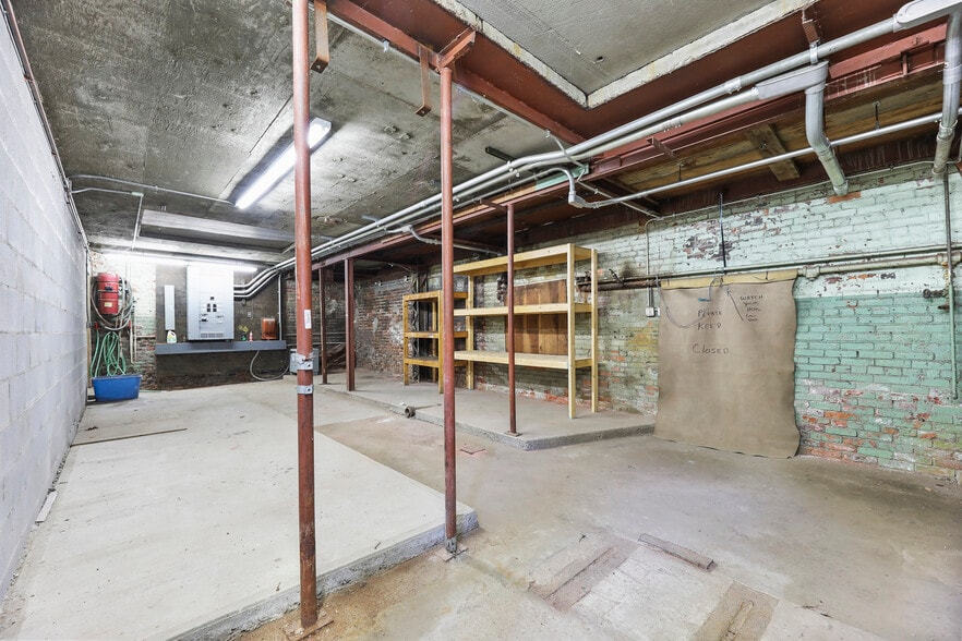 More Photos Of 1311 East St, Pittsfield Industrial For Sale