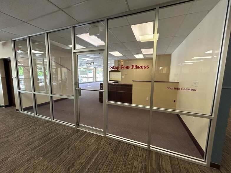 More Photos Of 300 Mt Lebanon Blvd, Pittsburgh Unknown For Lease