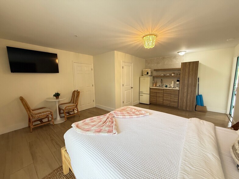More Photos Of 2502 Tamarind Dr, Hutchinson Island Hotel For Sale