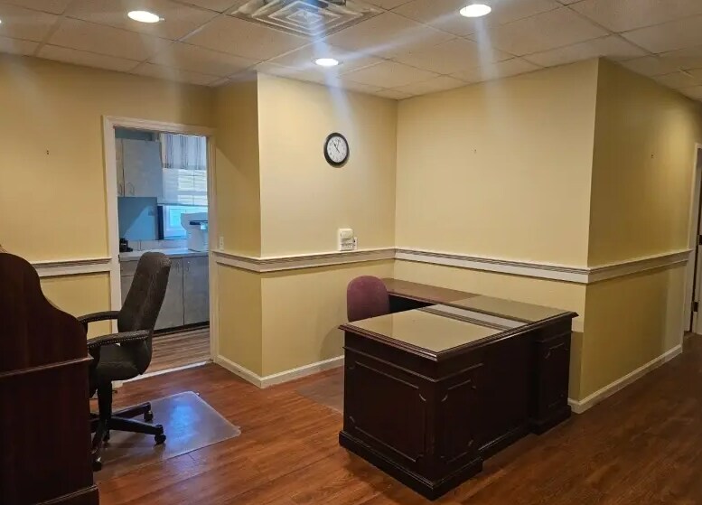 More Photos Of 32 Church St, Flemington Office Residential For Lease