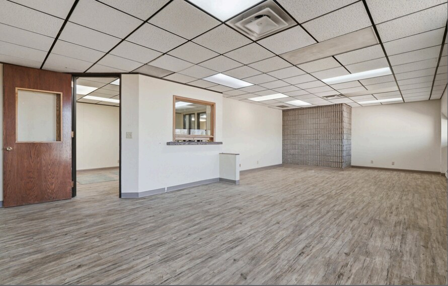 More Photos Of 305 SW Wyoming, Casper Office For Sale