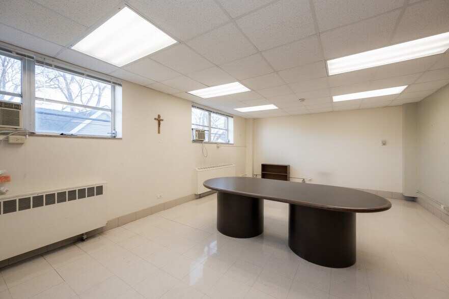 More Photos Of 200 S Oak Park Ave, Oak Park Schools For Sale