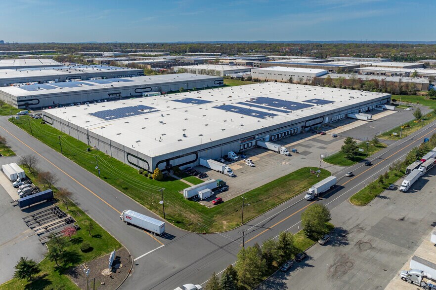 More Photos Of 36 Saw Mill Pond Rd, Edison Warehouse For Lease