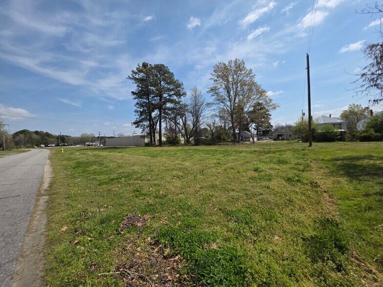 More Photos Of 1006 Badham Rd, Edenton Flex For Sale