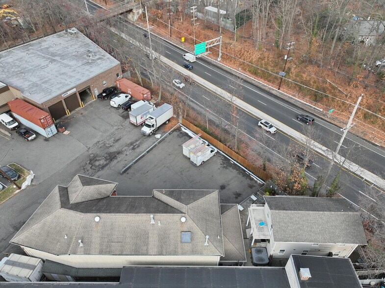 More Photos Of 211 6th Ave, Hawthorne Storefront For Lease