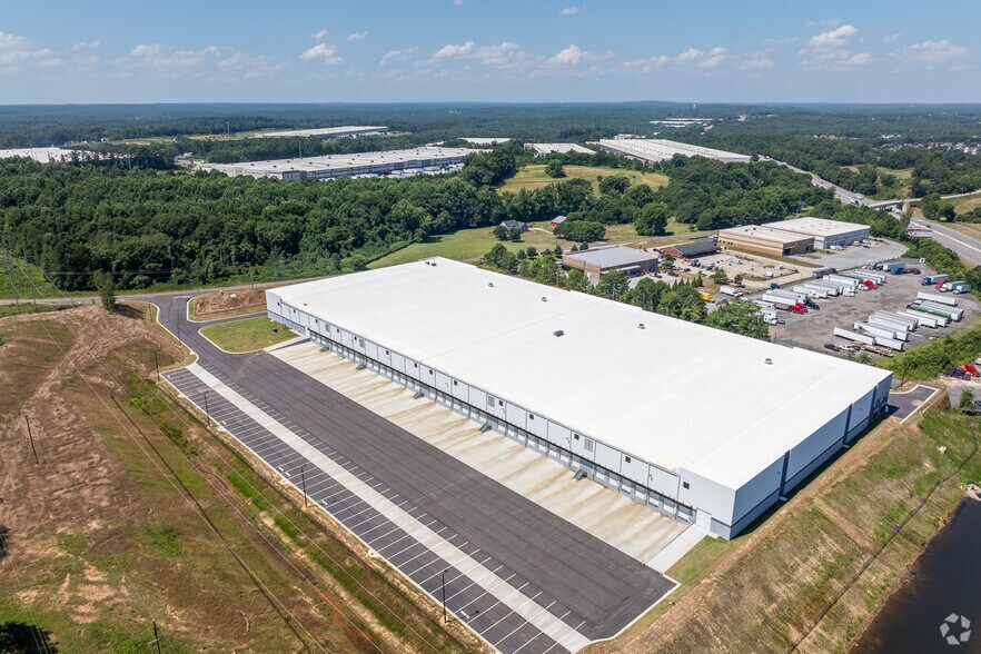 More Photos Of Jessie Cronic Rd & I-85, Braselton Unknown For Lease