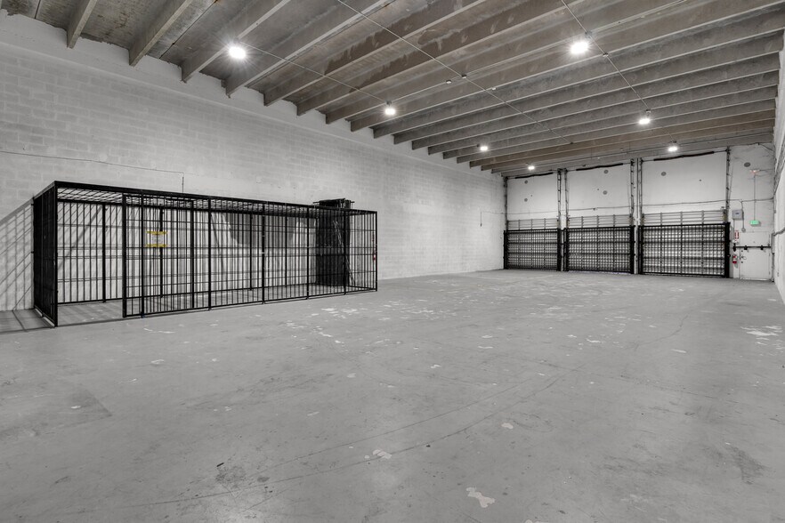More Photos Of 8200-8358 NW 30th Ter, Doral Warehouse For Lease