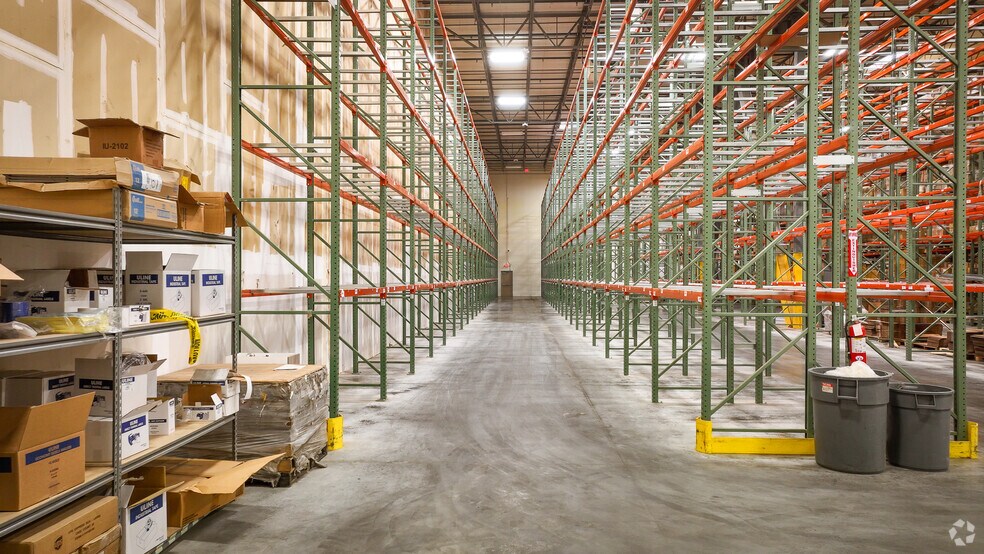 More Photos Of 2201 Interstate North Dr, Charlotte Warehouse For Lease